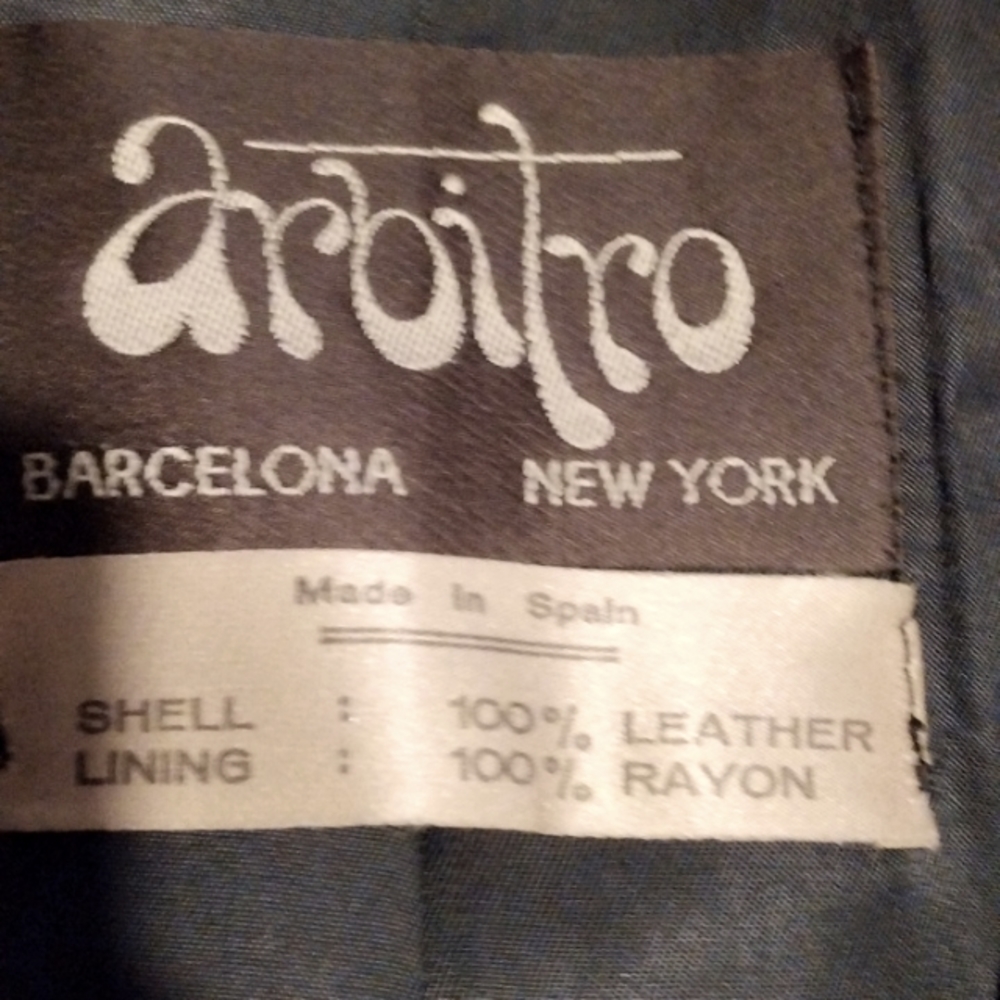 Black leather women's coat made in Spain real leather size 40